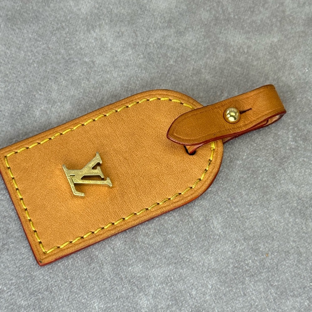 Louis Vuitton Tan Leather Luggage Tag with Gold LV Logo - Picture 3 of 5